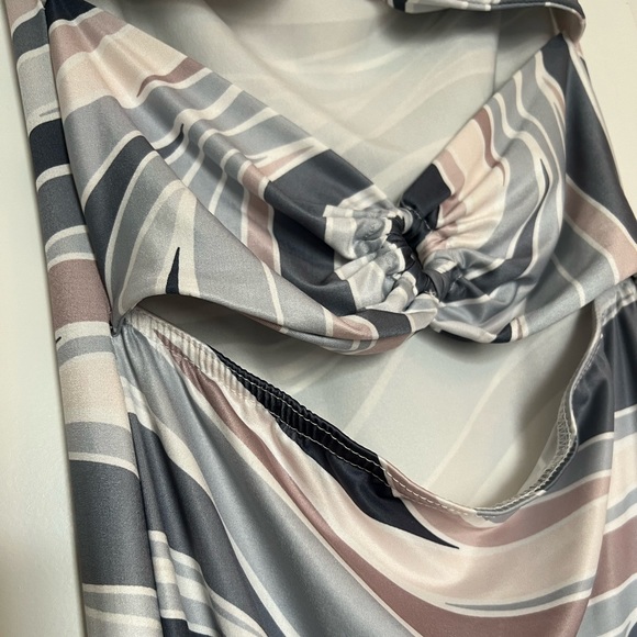 BooHoo Marble Print Bandeu Ring Detail Midaxi Dress - Picture 7 of 12